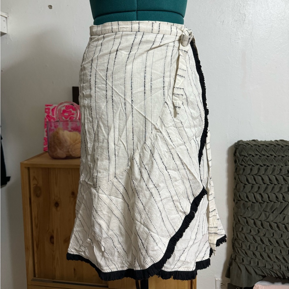 Skirt - Picture 2 of 7